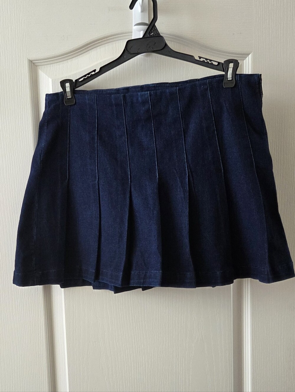 Paris Hilton Pleated Dark Blue Denim Mini Skirt SZ L